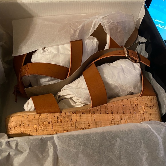 Torrid Sandals New In Box - Picture 9 of 10